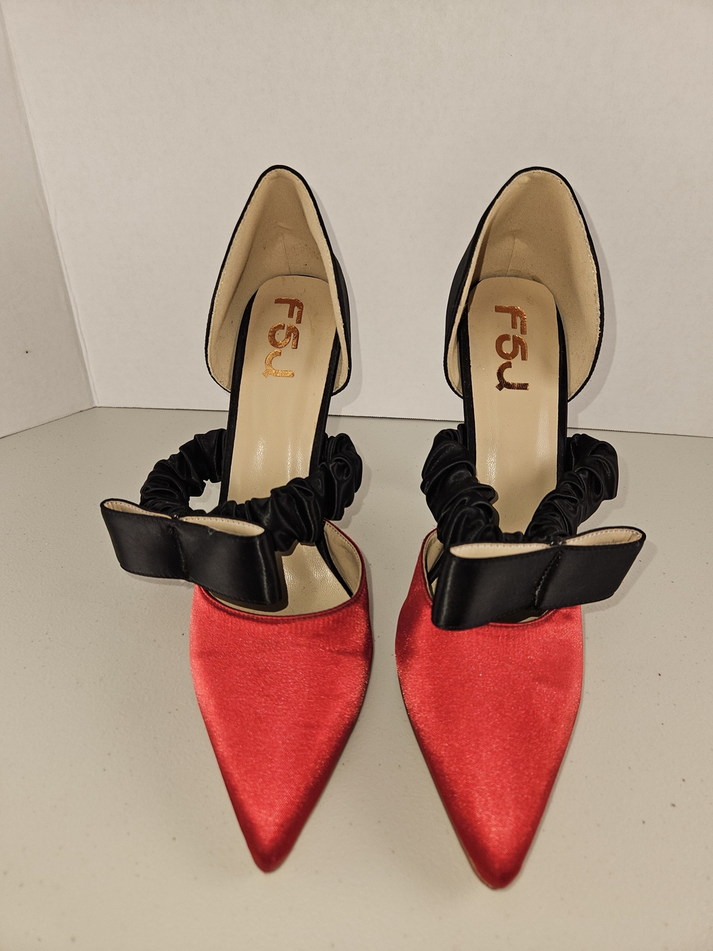 FSJ Red Pointed-Toe Satin Heels with Black Bow Accent 8.5